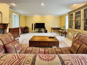 Photo 35- click for photo gallery